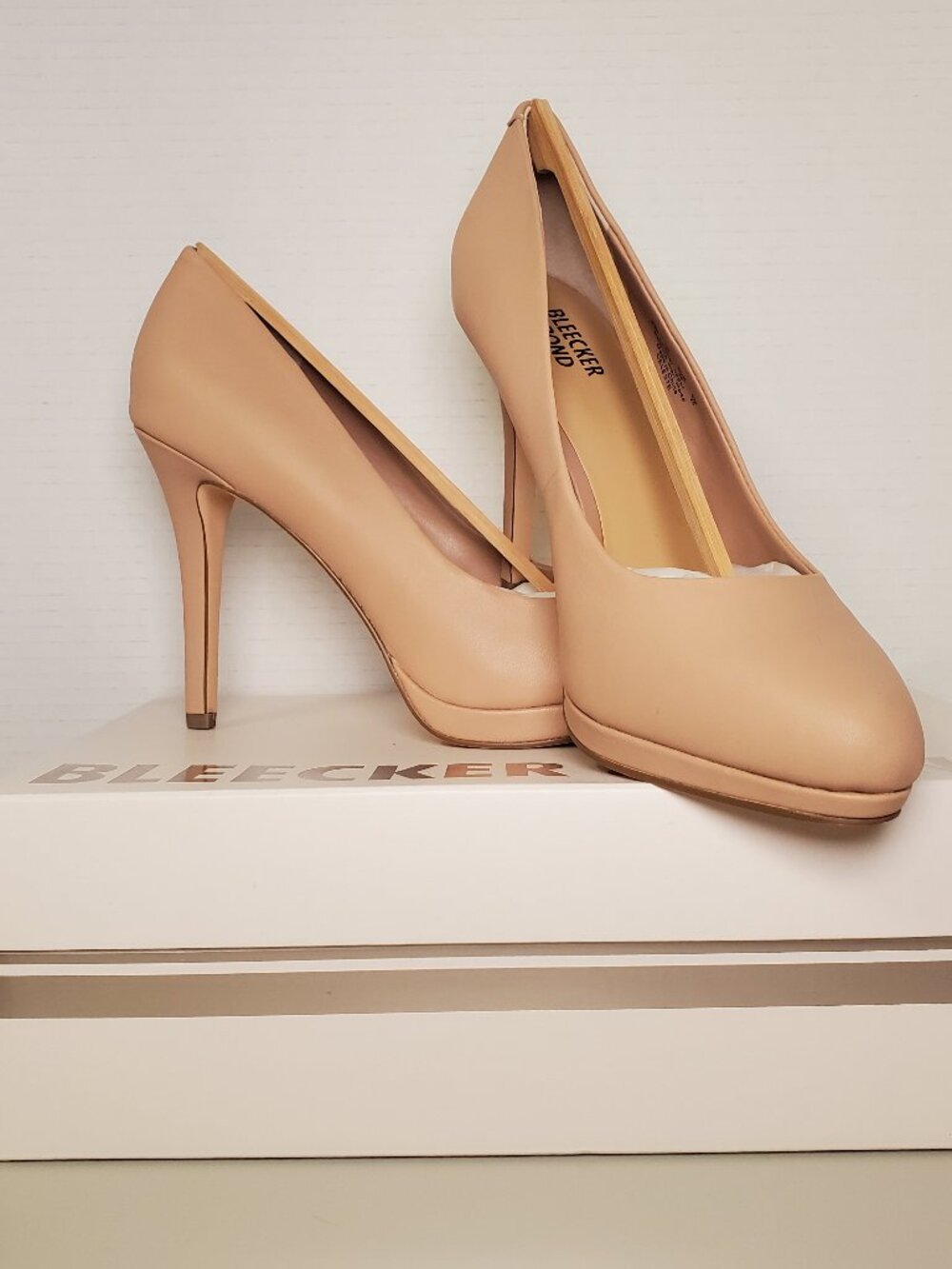 Bleecker & Bond Women's Size 8M Nude Solid Pump Shoes NEW IN BOX